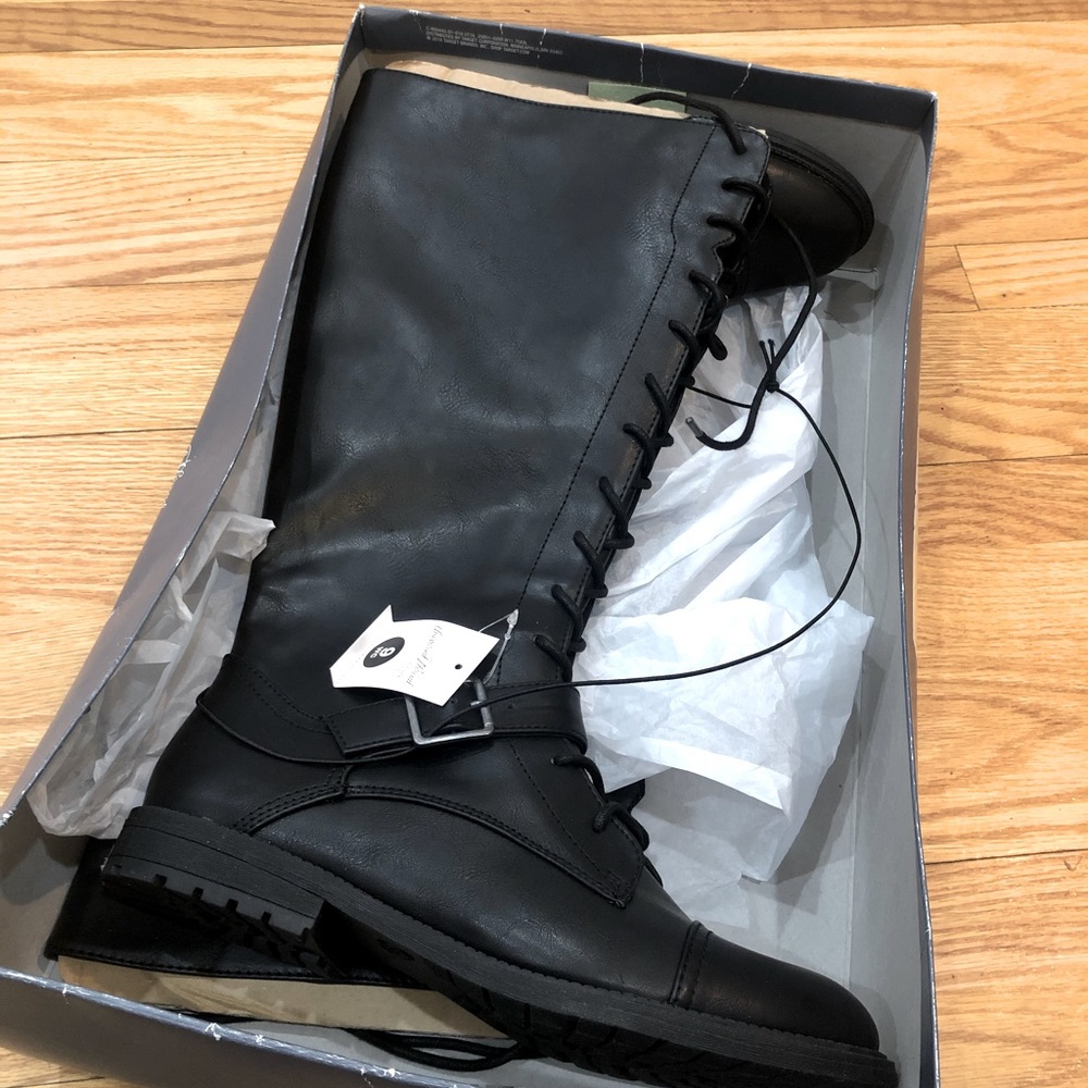 Universal Threads tall black boots NWT